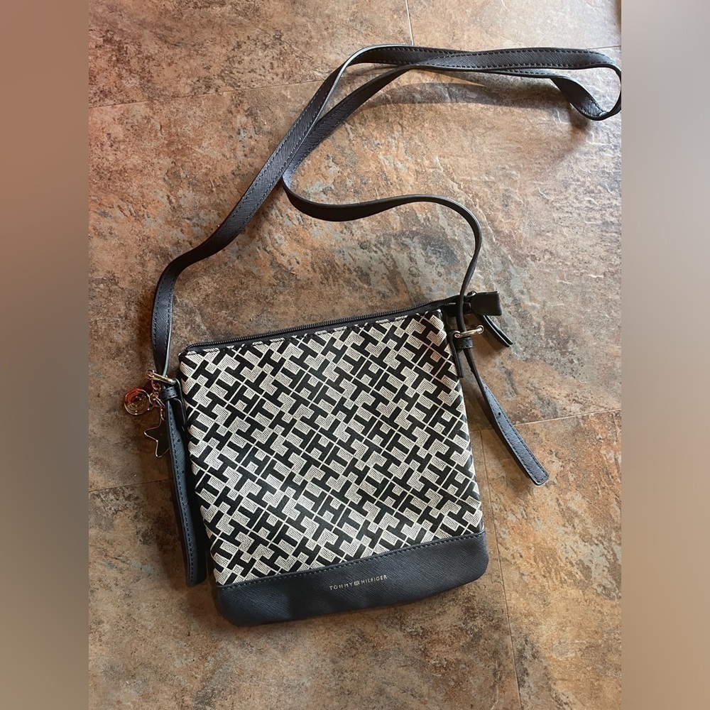 Tommy Hilfiger Crossbody